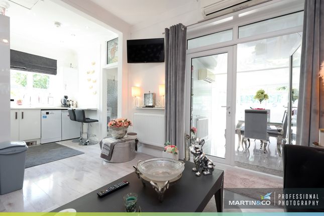 9, Fairfield Close, Cardiff, South Wales photo 4