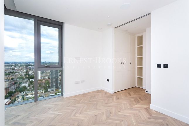 Flat for sale in Valencia Tower, 250 City Road, Islington