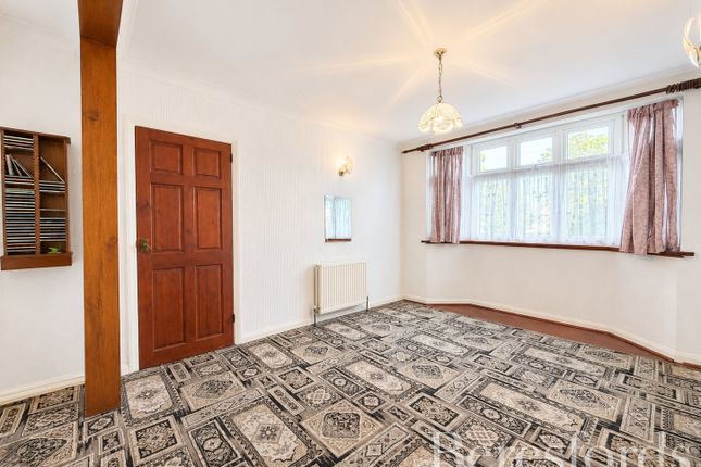 50, Hacton Lane, Hornchurch photo 4