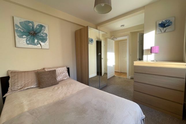 Room 5 21 Grove Mount, Pontefract photo 5