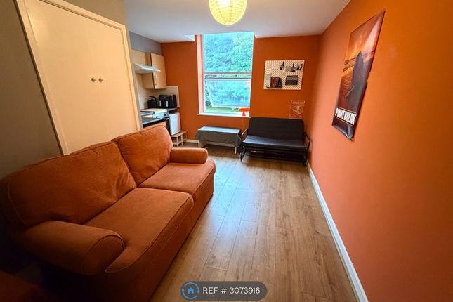 Flat, A Bury Road, Rawtenstall, Rossendale photo 2