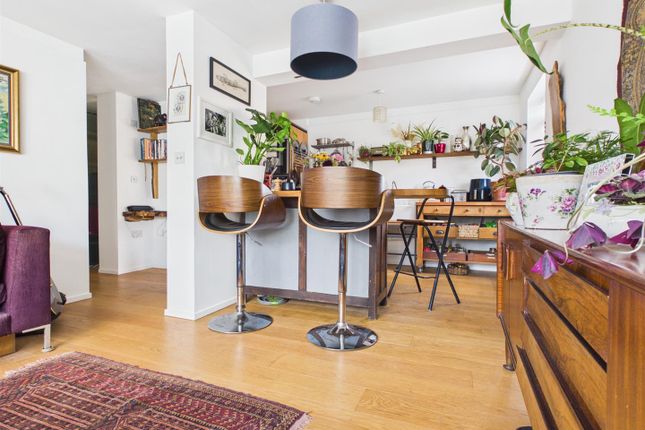 6 Hilary Lodge, South Avenue, Brighton photo 3