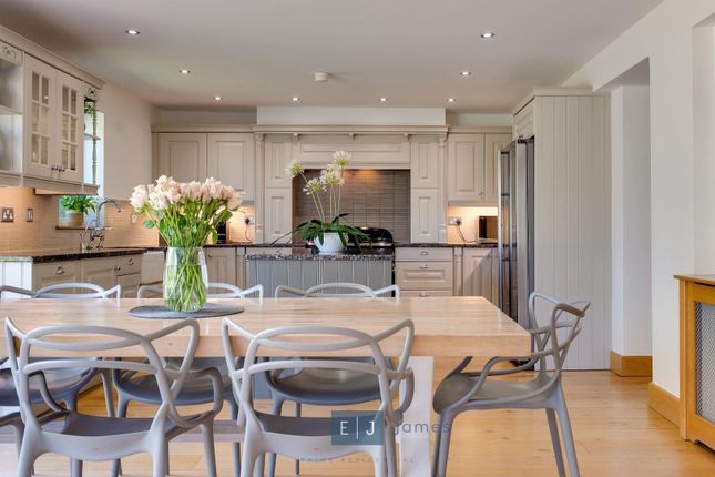 Granary Lodge, High Road, Loughton photo 3