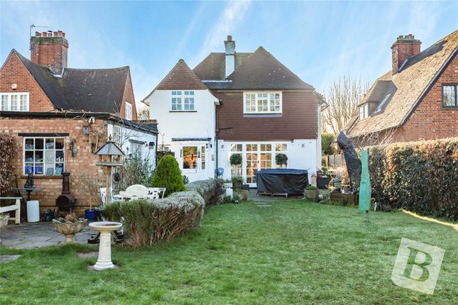 25, Meadway, Gidea Park photo 4