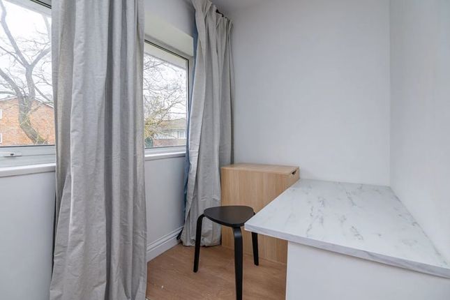 Flat for sale in Grove Avenue, Epsom