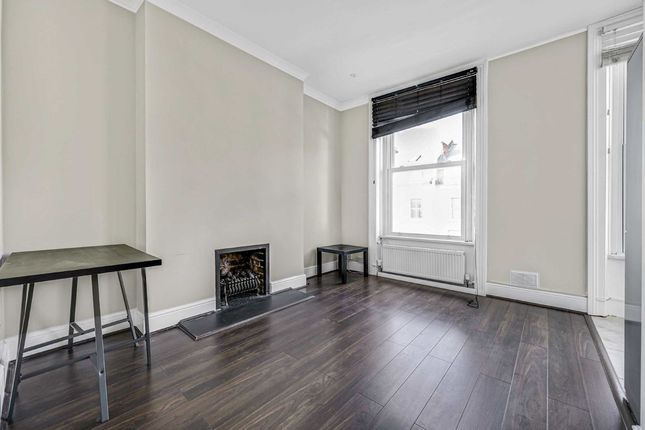 Thumbnail Flat for sale in Russell Gardens, London