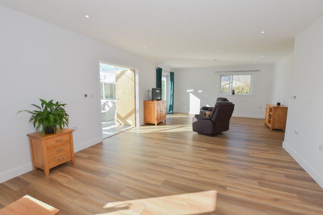 10 Kel Skiber,, Merritts Hill, Redruth photo 4
