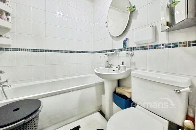 Flat 4, Manuka Court, 142, High Street, Berkshire photo 5