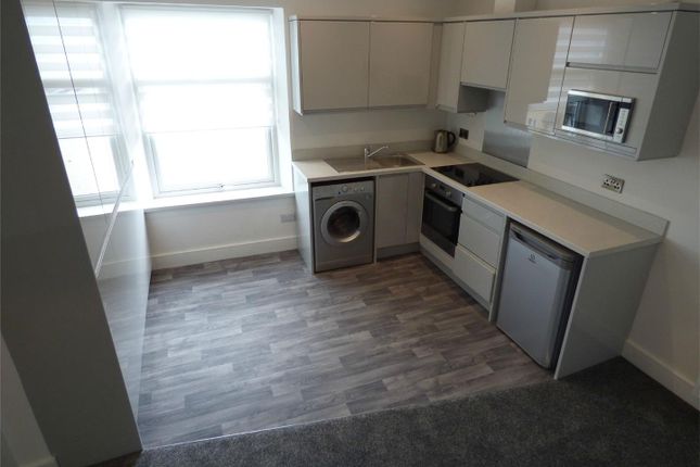 Thumbnail Flat to rent in The Knowl, Mirfield