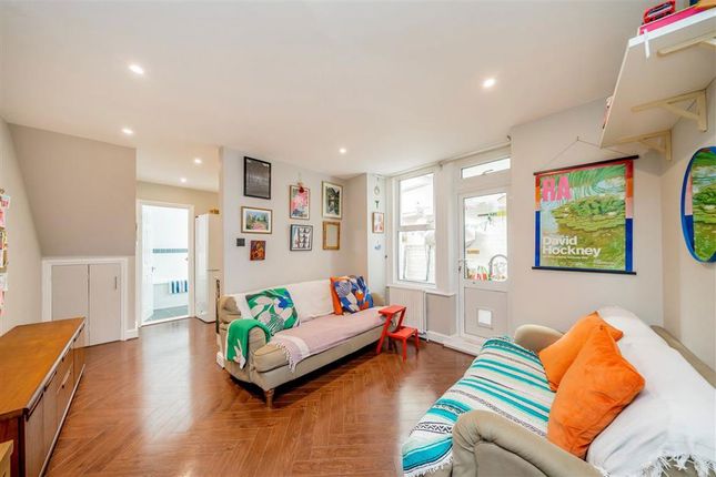 44, Bramshot Avenue, London photo 4