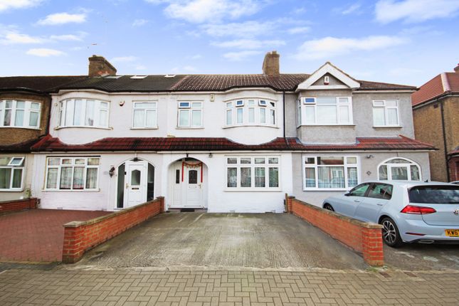 Thumbnail Terraced house for sale in Burnside Crescent, Wembley, Middlesex
