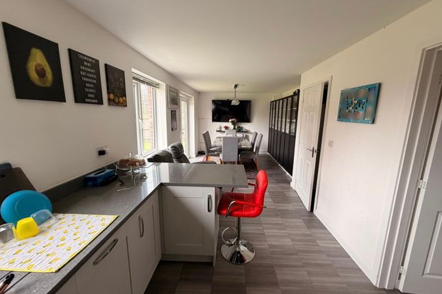 17, Oxlip Close, Rugby photo 3