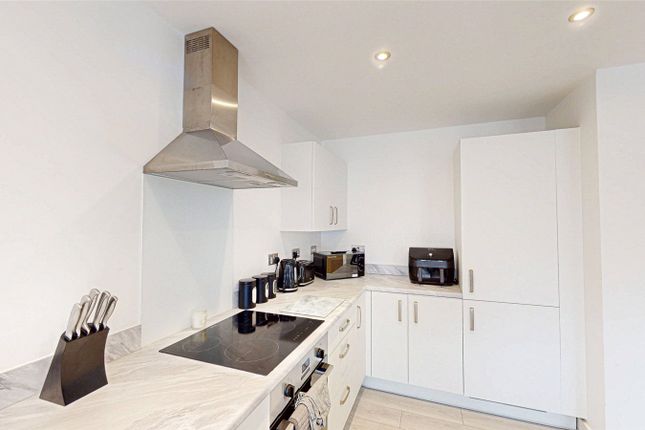 Flat 1,, 20 Ezard Street photo 4