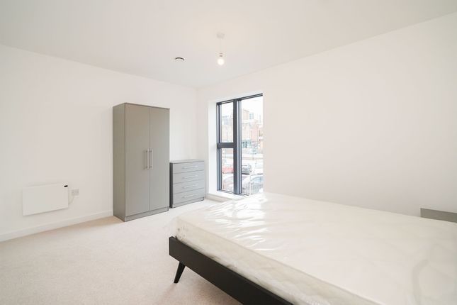 Flat to rent in Cutlers Gardens, Sheffield
