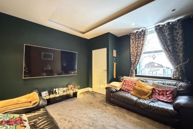 7, Boundary Cottages, Stalybridge photo 3
