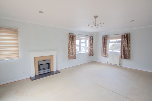 64 Willow View Park, Whimple, Exeter photo 4