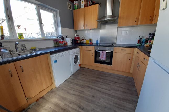 89, Dogfield Street, Cardiff photo 2