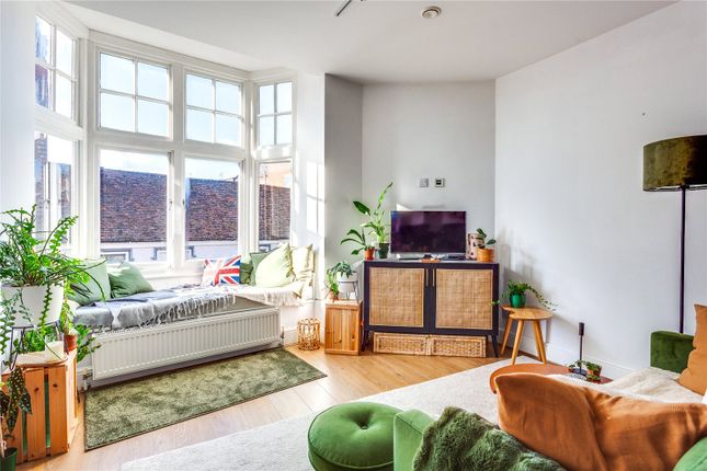 Flat for sale in Reading Road, Henley-On-Thames, Oxfordshire