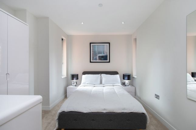 Flat to rent in Viridium Apartments, 264-270 Finchley Road