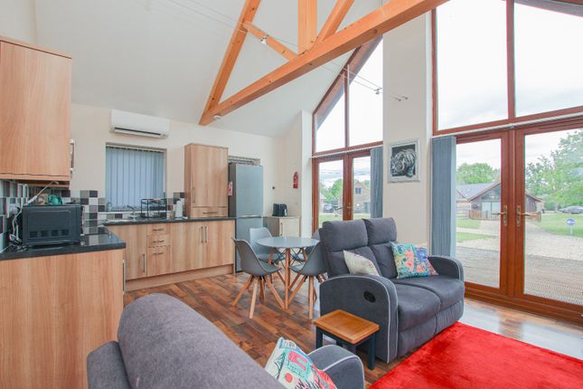 5 Thorpe Park Lodges, Middle Lane, Lincoln photo 4