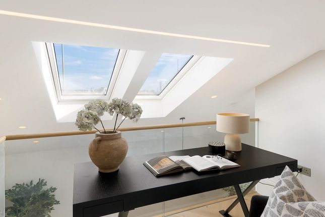 Flat for sale in Redcliffe Gardens, Chelsea
