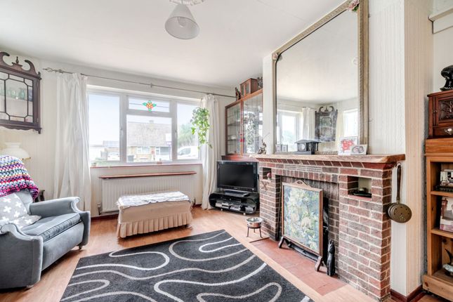 10 Elm Close, Chichester photo 3