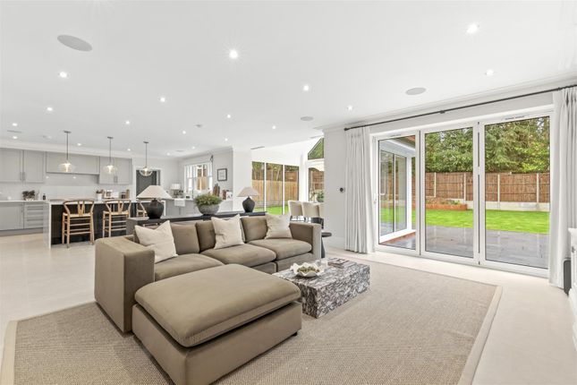 Upton House, South Park Glade, South Park Drive, Gerrards Cross photo 2