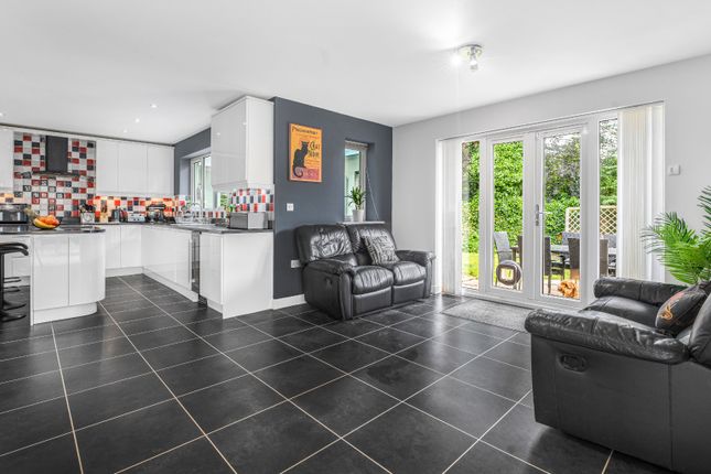 9, Wheatland Grove, Walsall photo 2