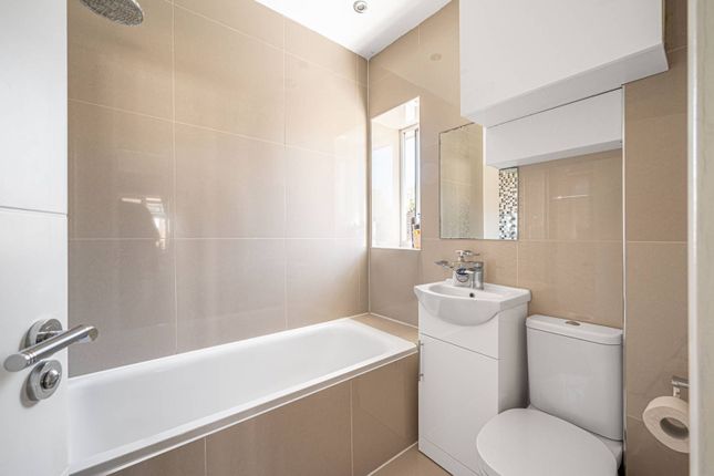 Flat for sale in Holders Hill Road, Hendon, London