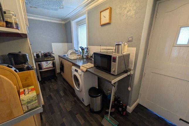 18, Greenwell Row, Bradford photo 3