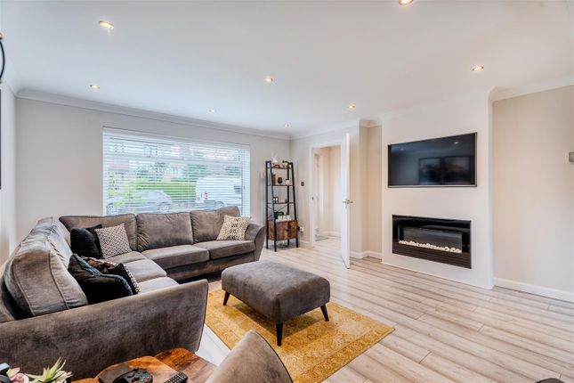 15, Westend Court, Carluke photo 4