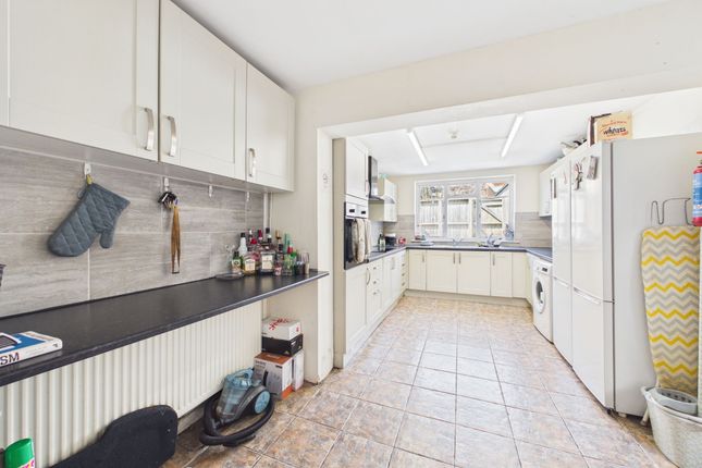 32 Gwydr Crescent, Swansea photo 2