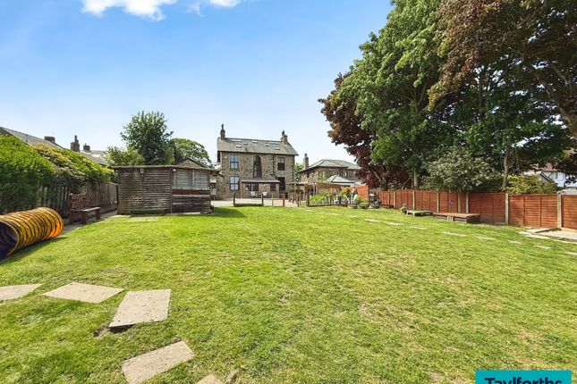 60 Gisburn Road, Barnoldswick photo 4