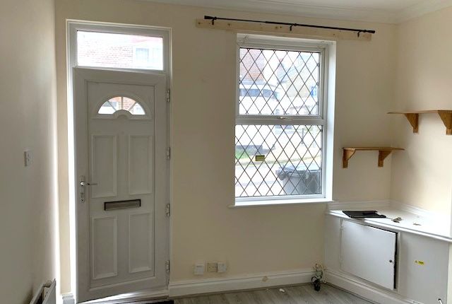 20, Ashton Road, Luton photo 2