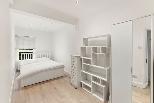 Flat A, 54, Elgin Crescent, London photo 3