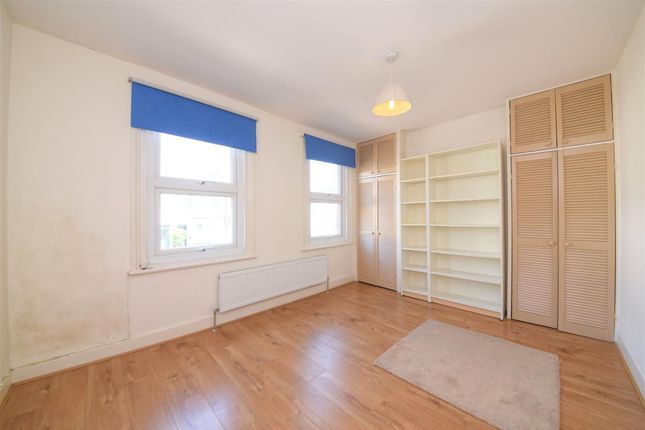 132 Long Lane, London photo 4