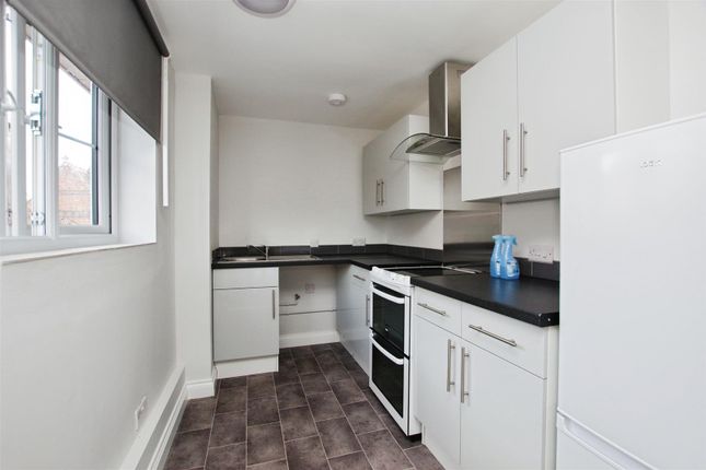 4 Chapel View, High Street, Hungerford photo 3