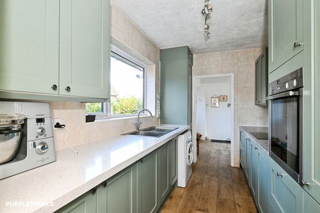 Goudhurst Close, Maidstone photo 4
