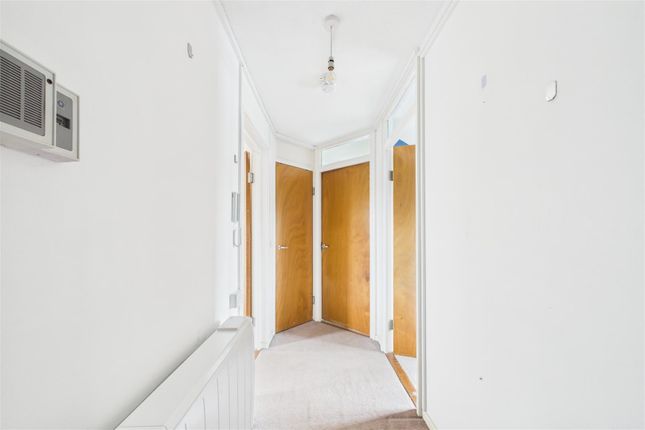 Flat 2, Clifton Court, Cherry Orchard Road, Chichester photo 4