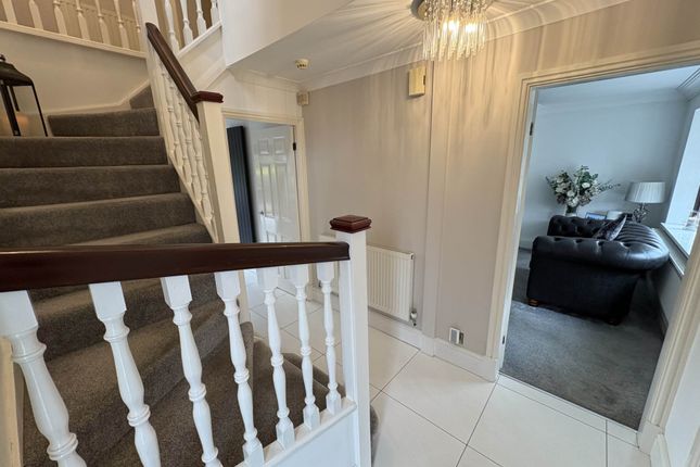 24, Birchwood, Oldham photo 2