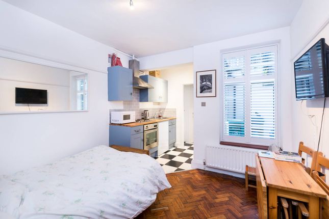 Flat for sale in Rutherford Street, Westminster, London
