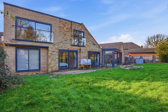 76A Bradwell Road, Milton Keynes photo 4