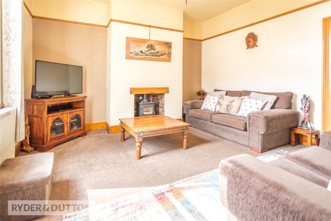 21, Bardsley Vale Avenue, Oldham photo 3