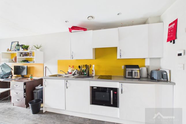 1-bed flat on Apartment 514, 1-10, Devon Street, Liverpool, £30,000