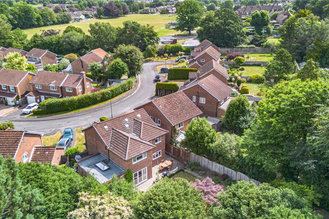 18, Chestnut Walk, West Sussex photo 3