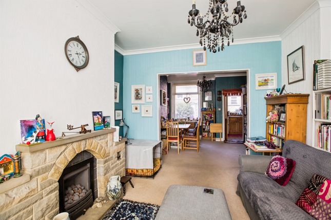 Chellow Dene, Dewsbury Road, Elland photo 4