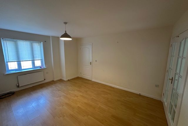 18 Oakway, Parc Penllergaer Swansea, Penllergaer photo 3