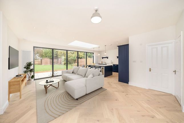 31, The Byeways, Surbiton photo 2
