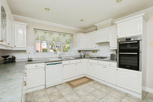 10, Breydon Drive, NORWICH photo 4