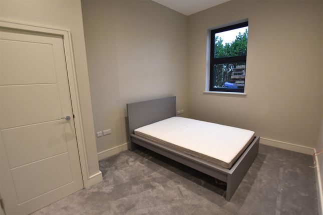 Flat 2, 3, Brett Villas, London photo 4